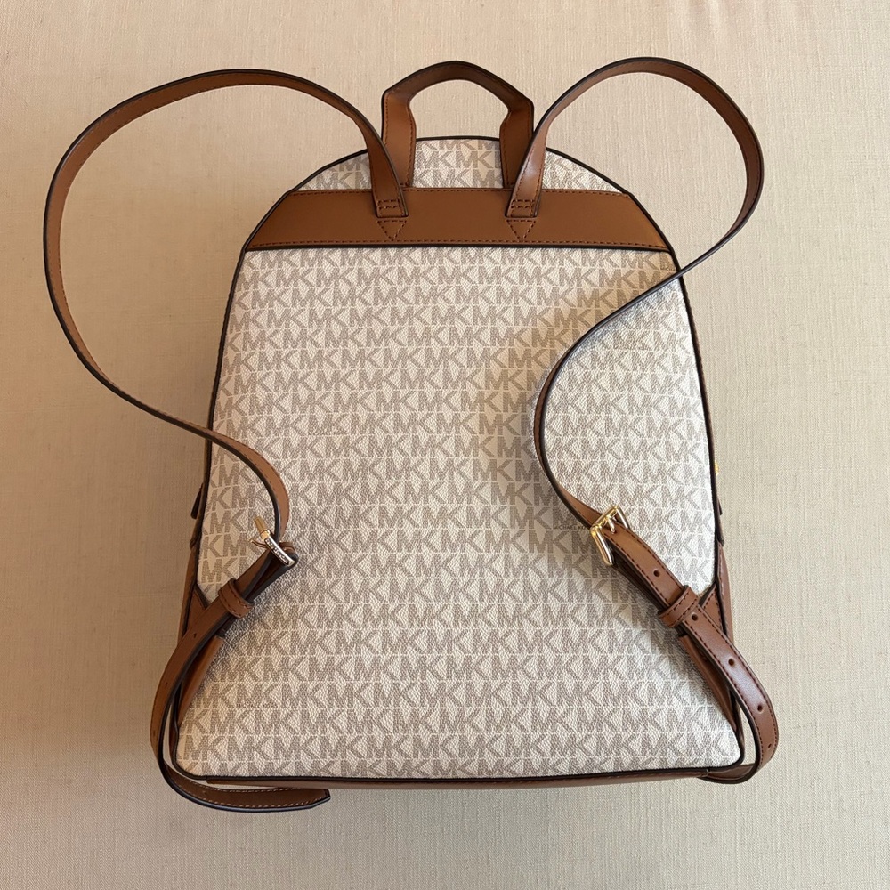 Michael Kors Medium Jaycee Logo Zip Pocket Backpack in Vanilla and Brown - Picture 2 of 4